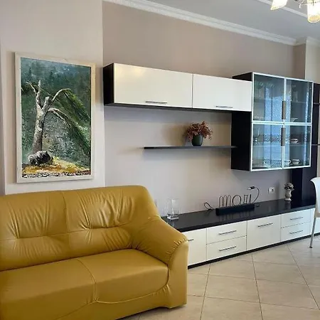 Visar Hotel- *